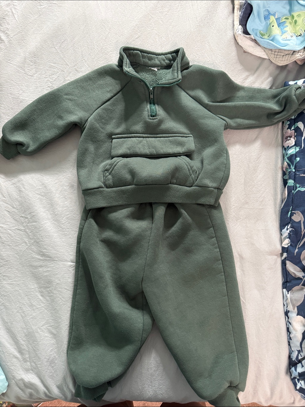 Kids Olive Green Fleece Sweatpants Set - Brand Unspecified